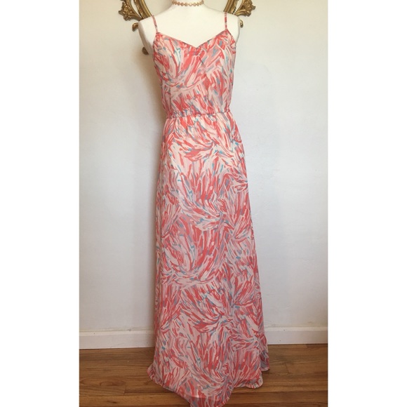 Dresses & Skirts - Flowy Maxi Dress